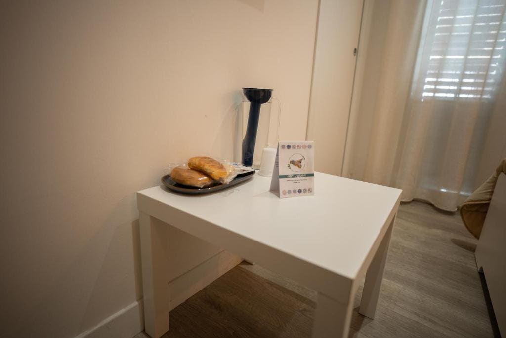 Double Room with Private Bathroom room - Image 3