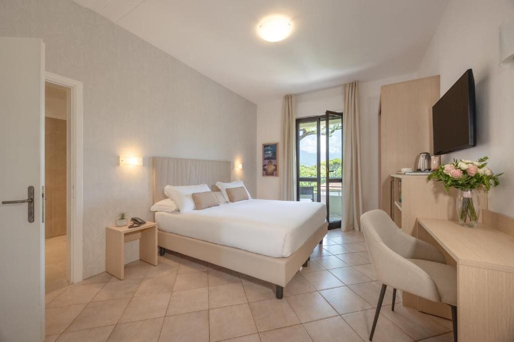 Standard Double or Twin Room room - Image 1
