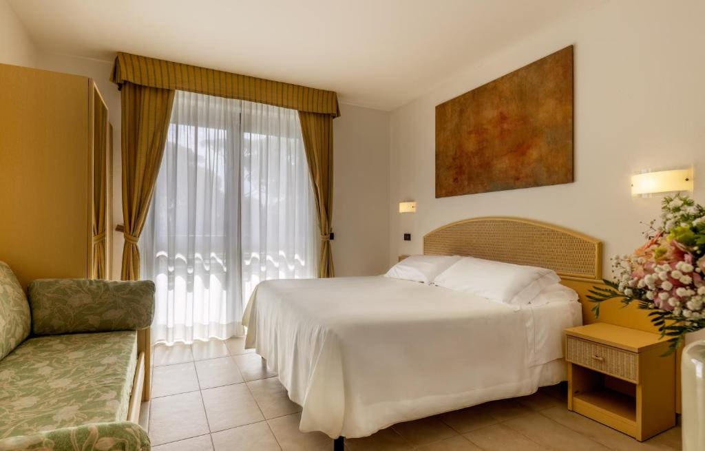 Standard Double or Twin Room room - Image 3