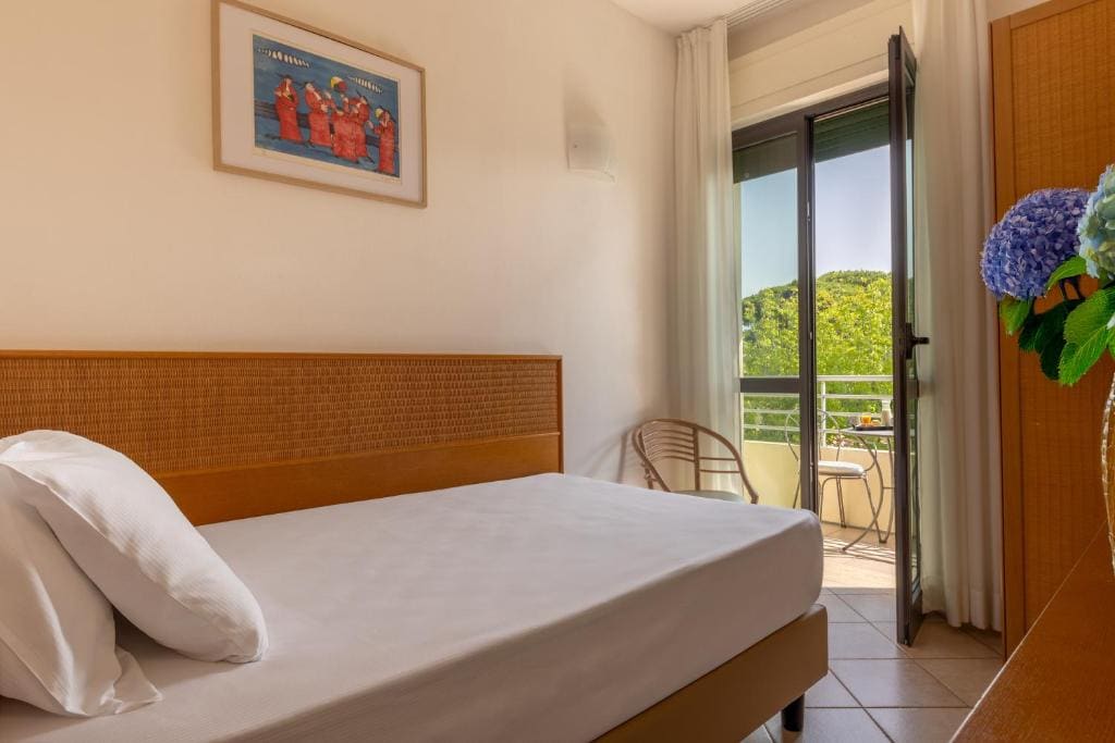 King Room with Sea View room - Image 3