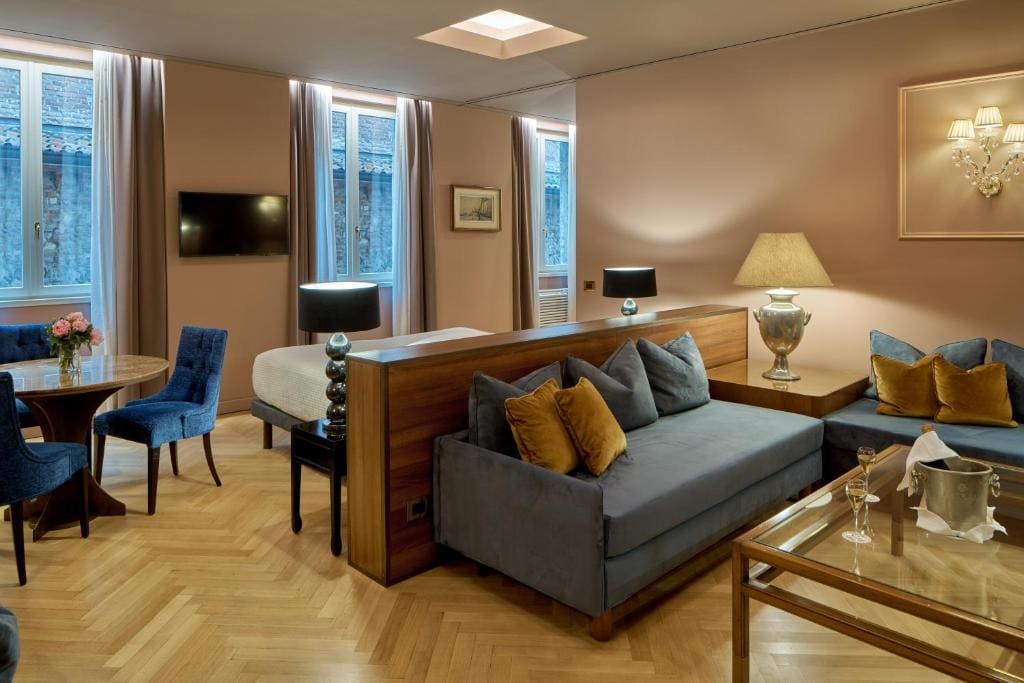 Suite room - Image 1