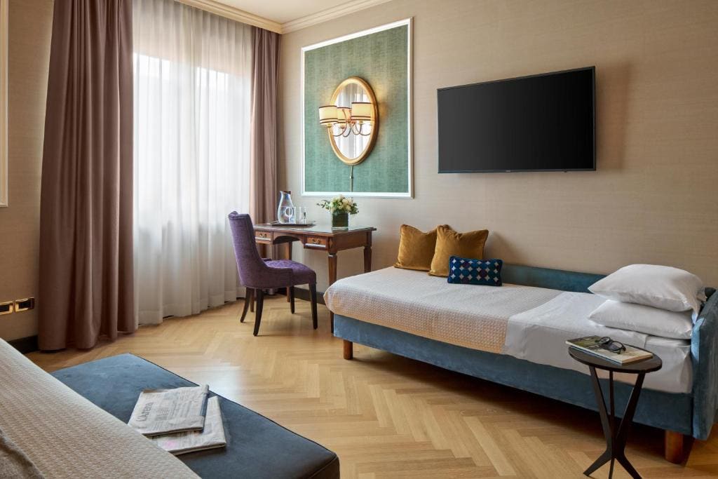 Superior Triple Room room - Image 1