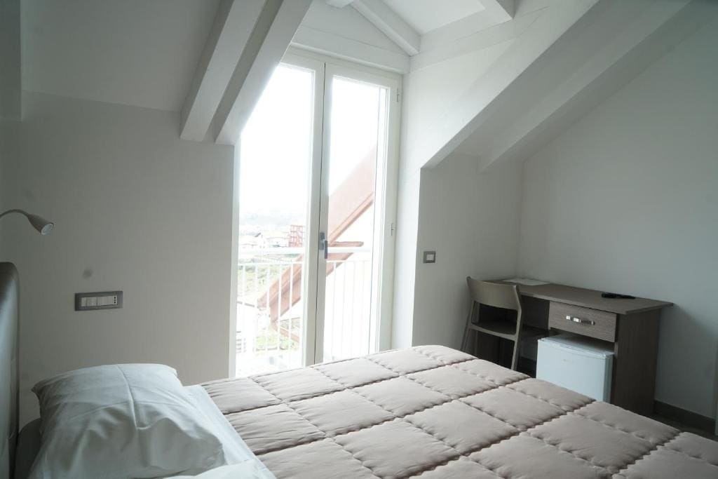 Deluxe King Room room - Image 1