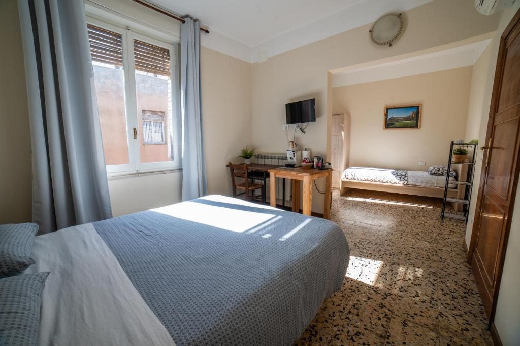 Basic Triple Room room - Image 1