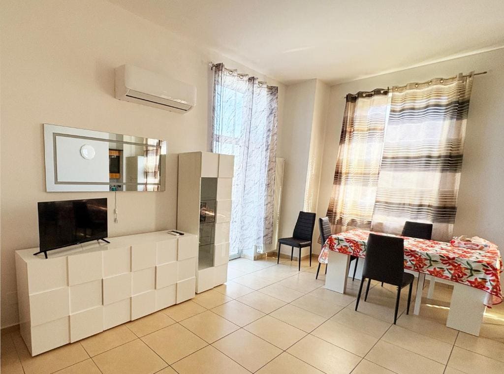 Three-Bedroom Deluxe Apartment room - Image 3