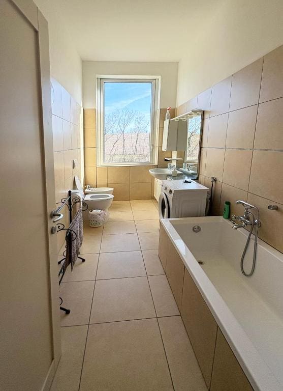 Three-Bedroom Deluxe Apartment room - Image 2