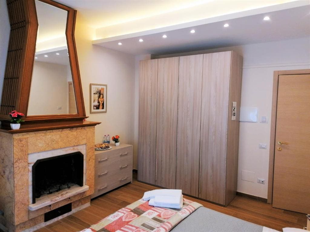 Deluxe King Room room - Image 3