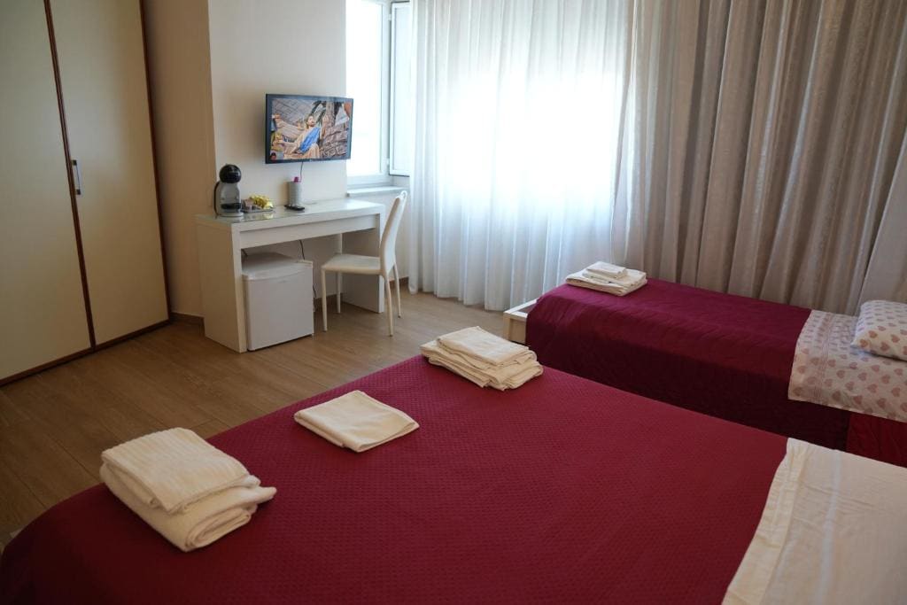 Standard Family Room room - Image 2