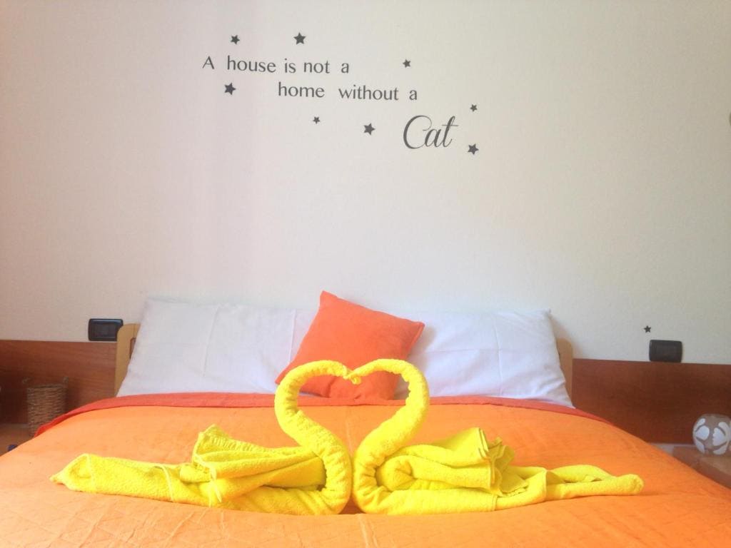 Three-Bedroom Apartment room - Image 3