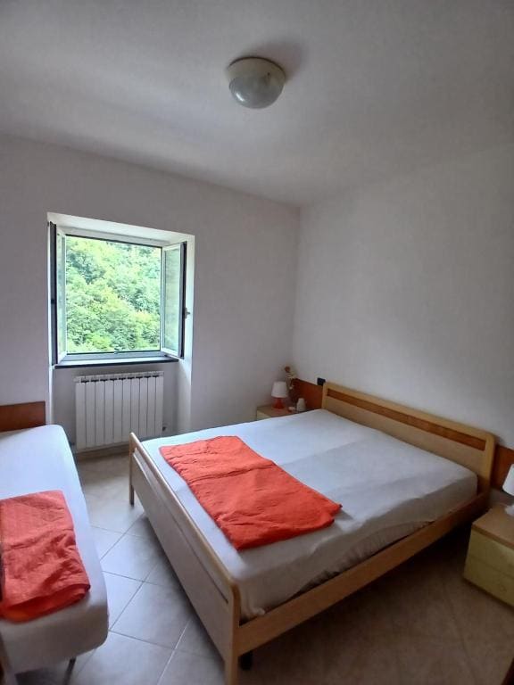 Three-Bedroom Apartment room - Image 1