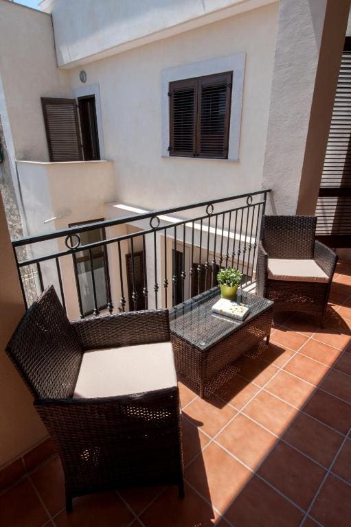 Double or Twin Room with Balcony room - Image 2