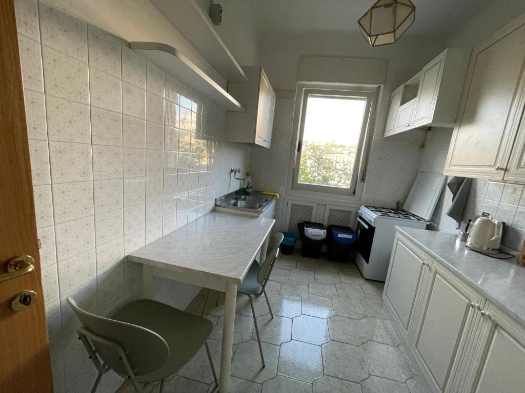 Single Room with Private Bathroom room - Image 2