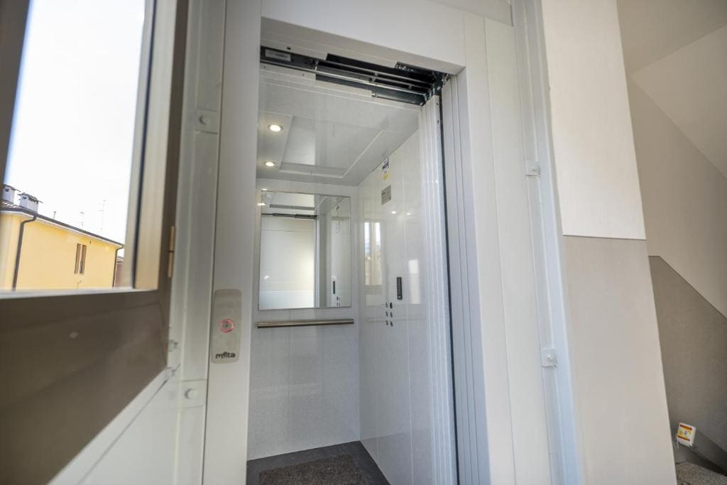 Deluxe Double or Twin Room with Mountain View room - Image 3