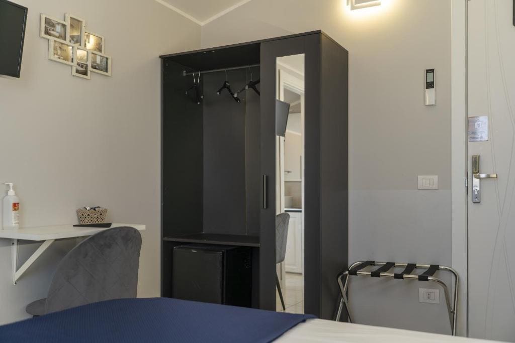 Economy Double or Twin Room room - Image 3