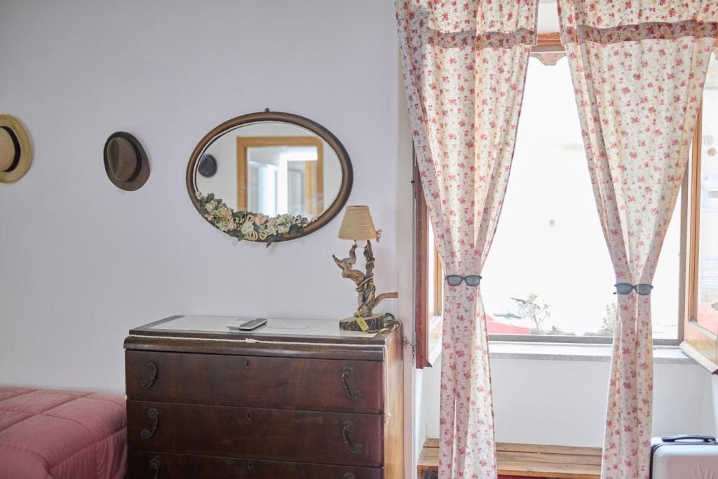 Family Room with Private Bathroom room - Image 1