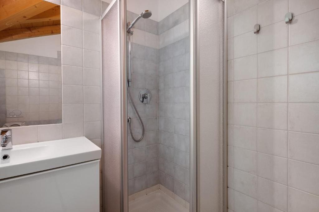 Two-Bedroom Deluxe Apartment with Garden View room - Image 2