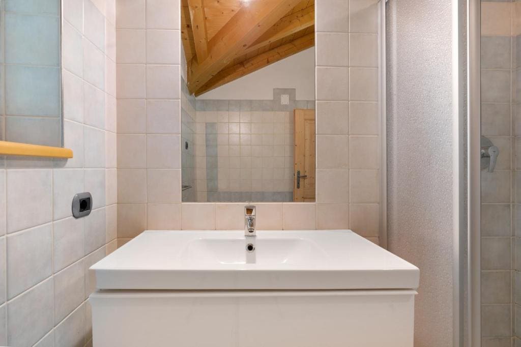 Two-Bedroom Deluxe Apartment with Garden View room - Image 3