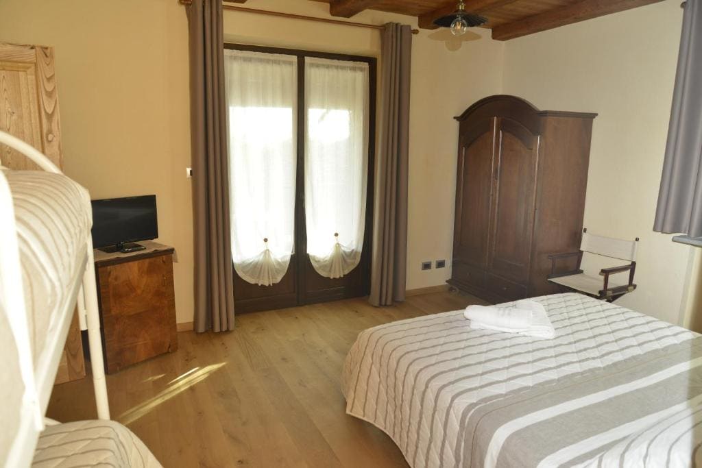 Quadruple Room room - Image 1