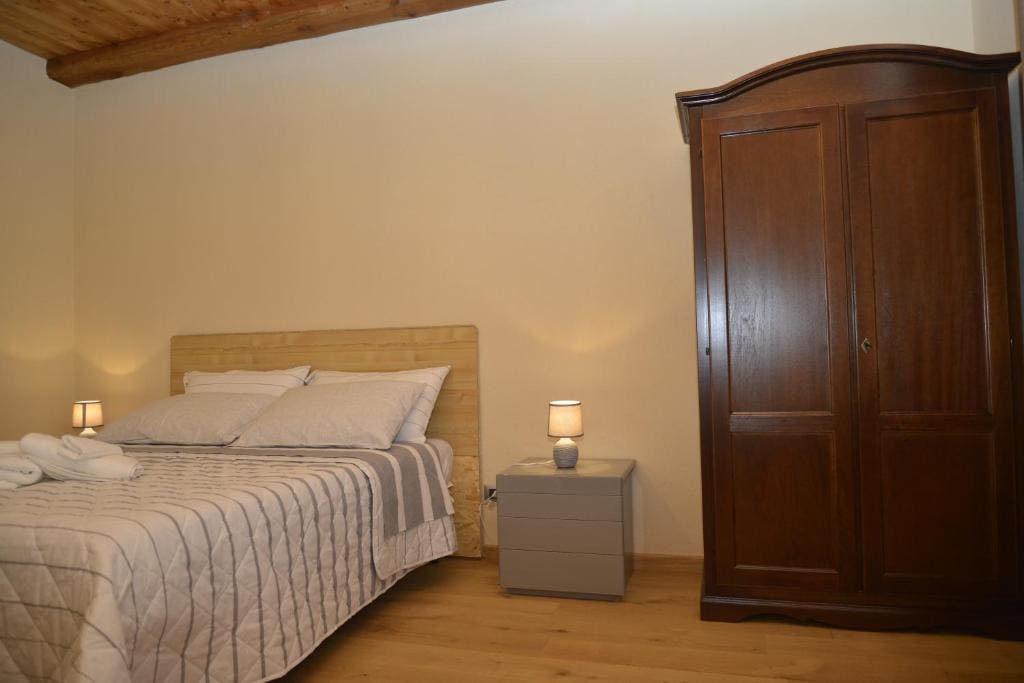 Triple Room with Private Bathroom room - Image 2