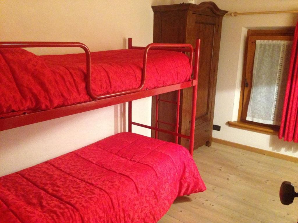 Deluxe Family Room room - Image 1
