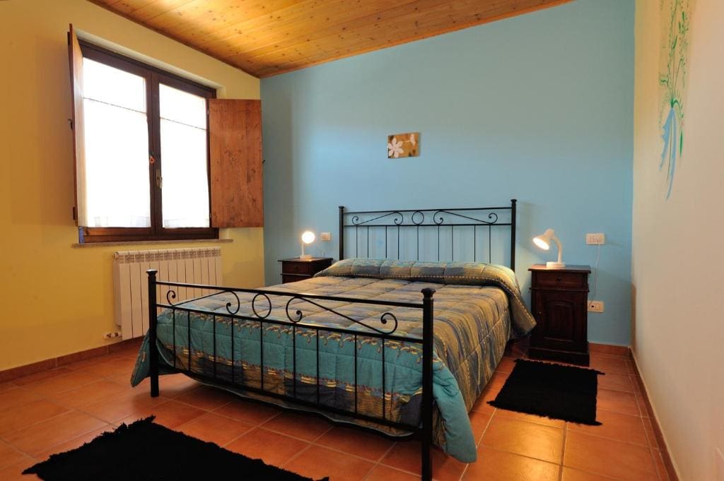 Double Room with Private Bathroom room - Image 2