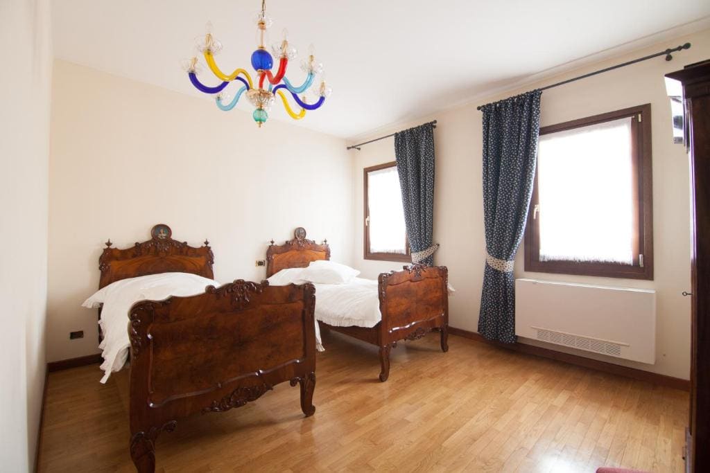 general room - Image 1
