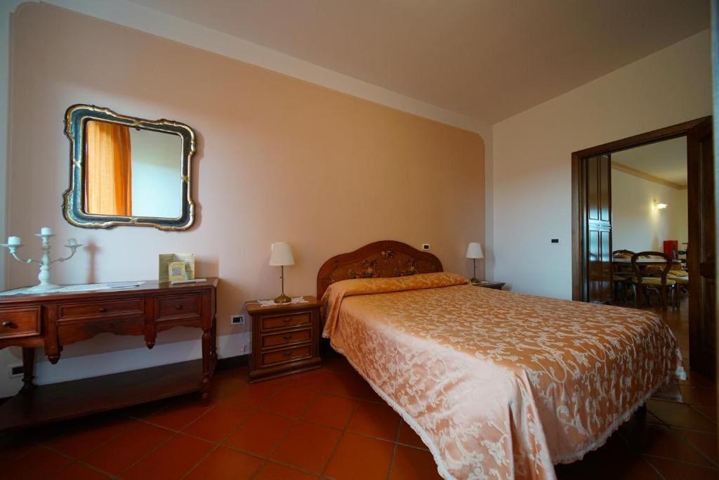 Large Double Room room - Image 2