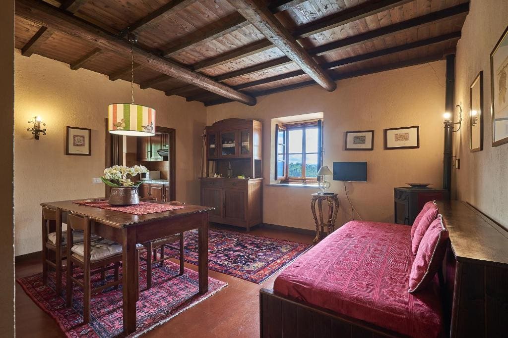 One-Bedroom Apartment with Balcony room - Image 3