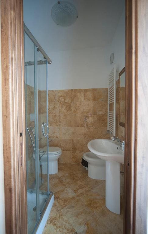 Double Room with Balcony room - Image 1