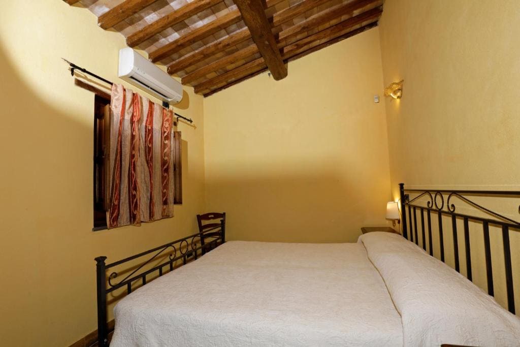 One-Bedroom Chalet room - Image 2