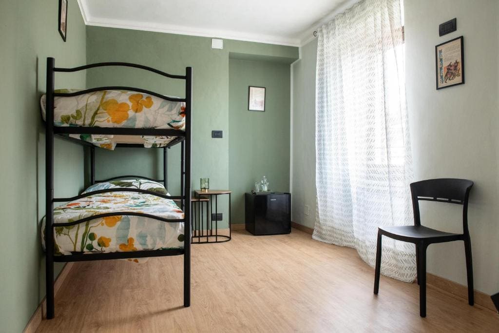 Quadruple Room with Private Bathroom room - Image 2