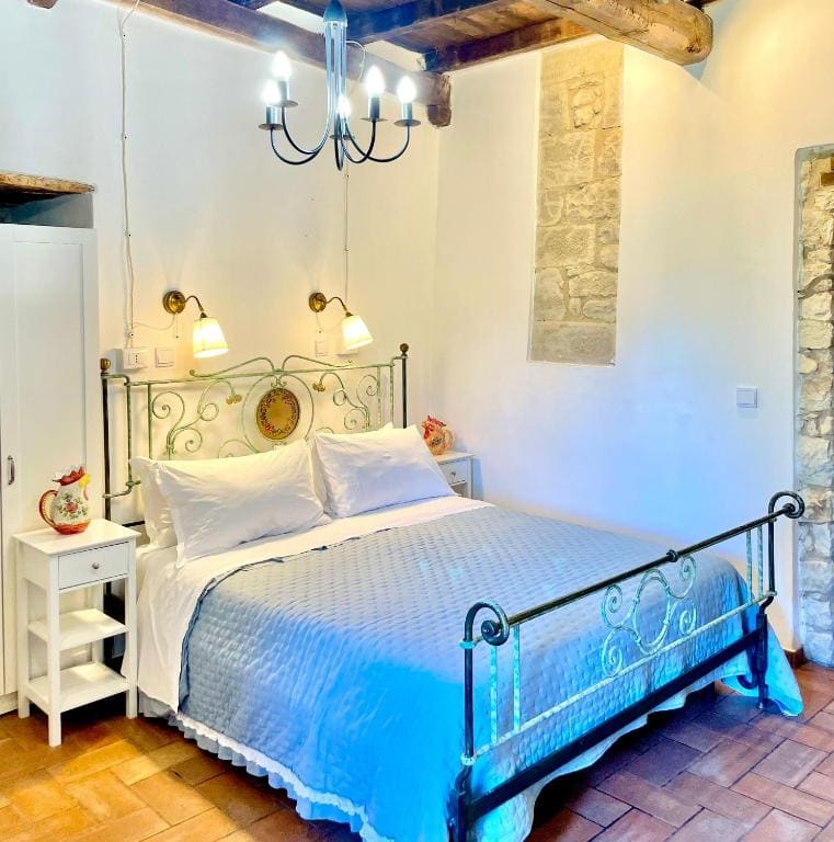 Double Room with Private Bathroom room - Image 3