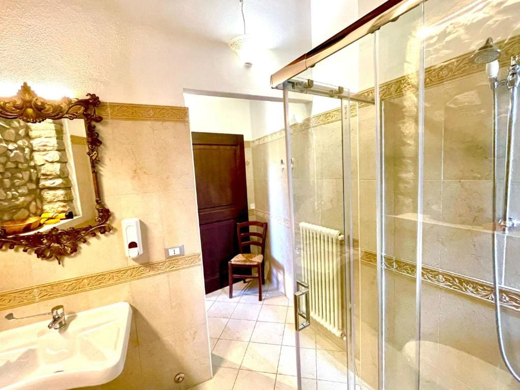 Double Room with Private Bathroom room - Image 1
