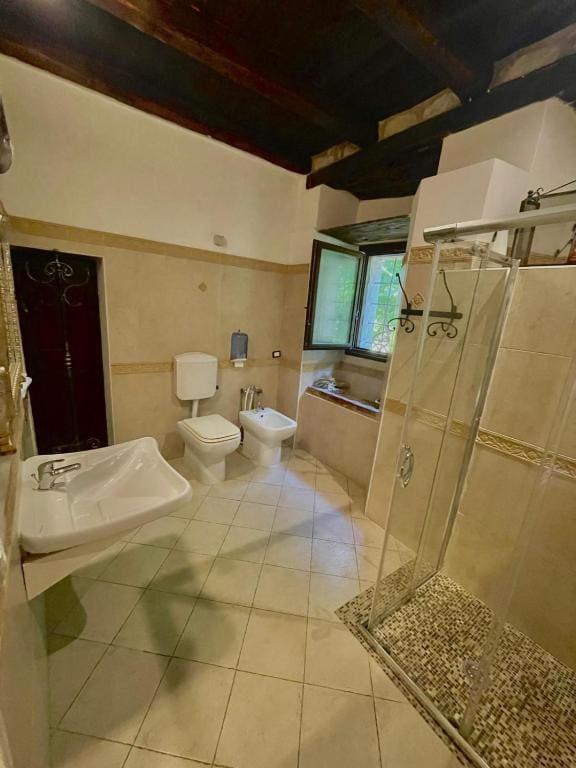 Triple Room with Bathroom room - Image 1