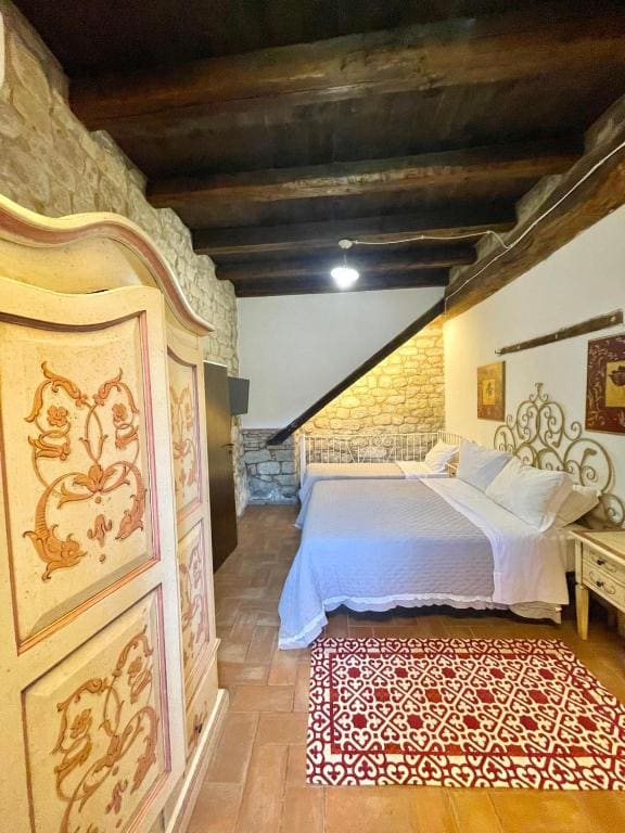 Triple Room with Bathroom room - Image 2