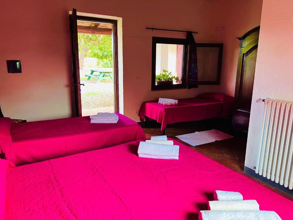 Quadruple Room with Private Bathroom room - Image 3