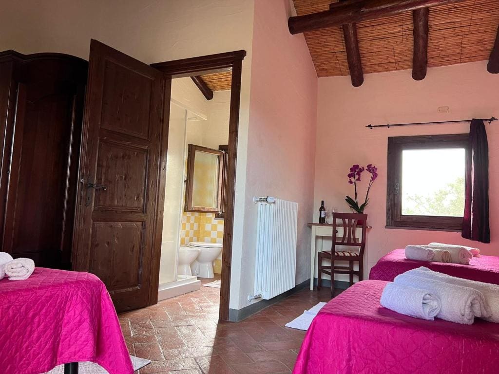 Quadruple Room with Private Bathroom room - Image 1