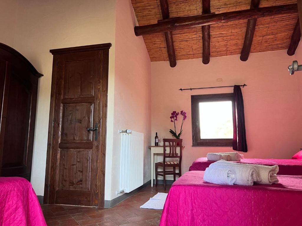 Quadruple Room with Private Bathroom room - Image 2