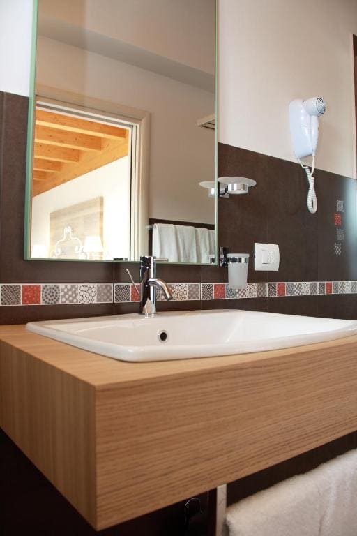 Double or Twin Room room - Image 3