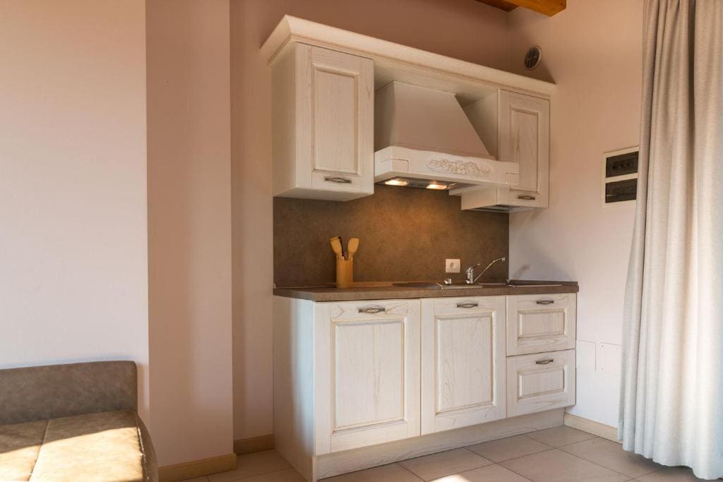 One-Bedroom Apartment with Terrace room - Image 3