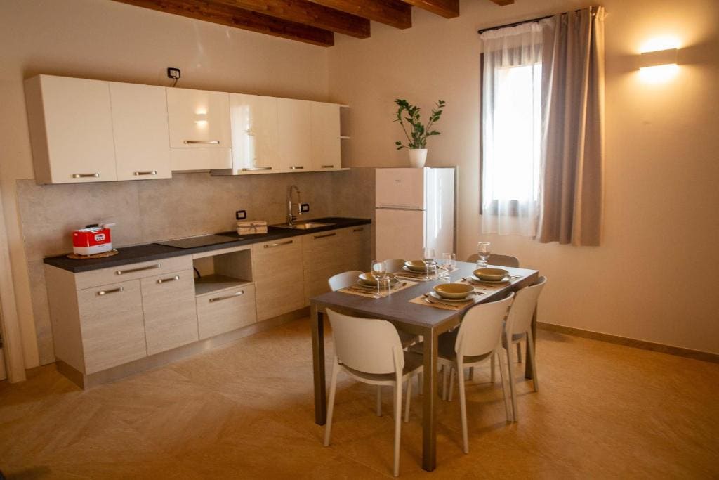 Apartment room - Image 2