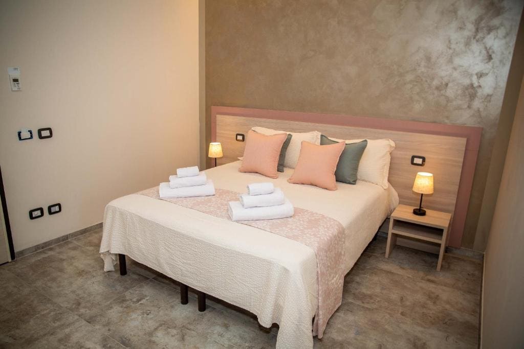 Triple Room with Balcony room - Image 2
