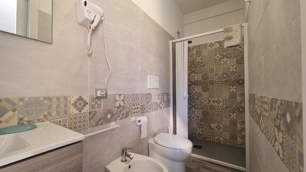 Comfort Quadruple Room room - Image 1