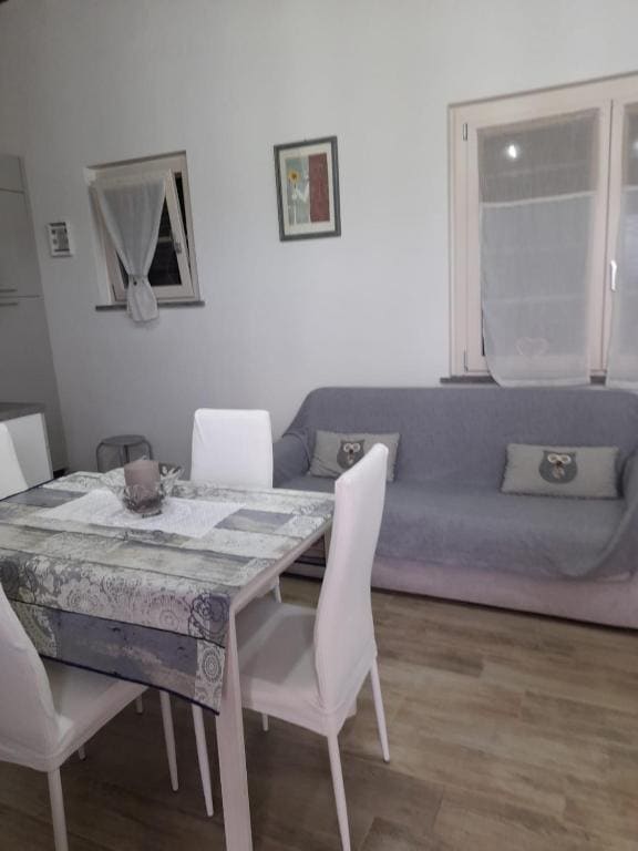 Deluxe One-Bedroom Apartment with Garden View room - Image 3