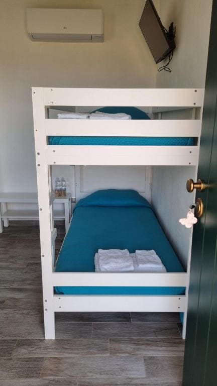 Quadruple Room room - Image 2