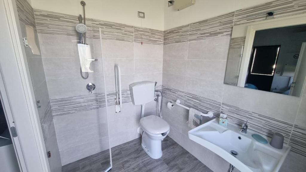 Triple Room - Disability Access room - Image 1