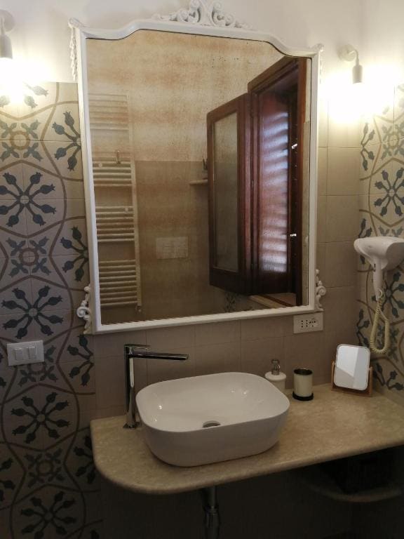 Apartment room - Image 1