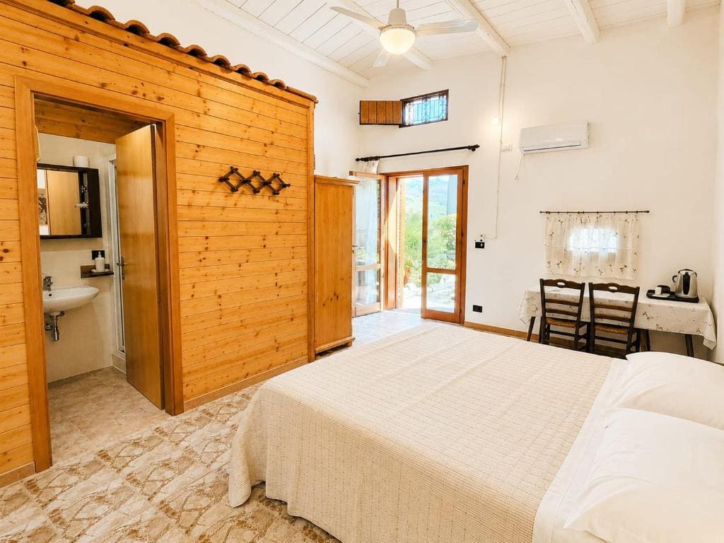 Economy Double or Twin Room room - Image 2