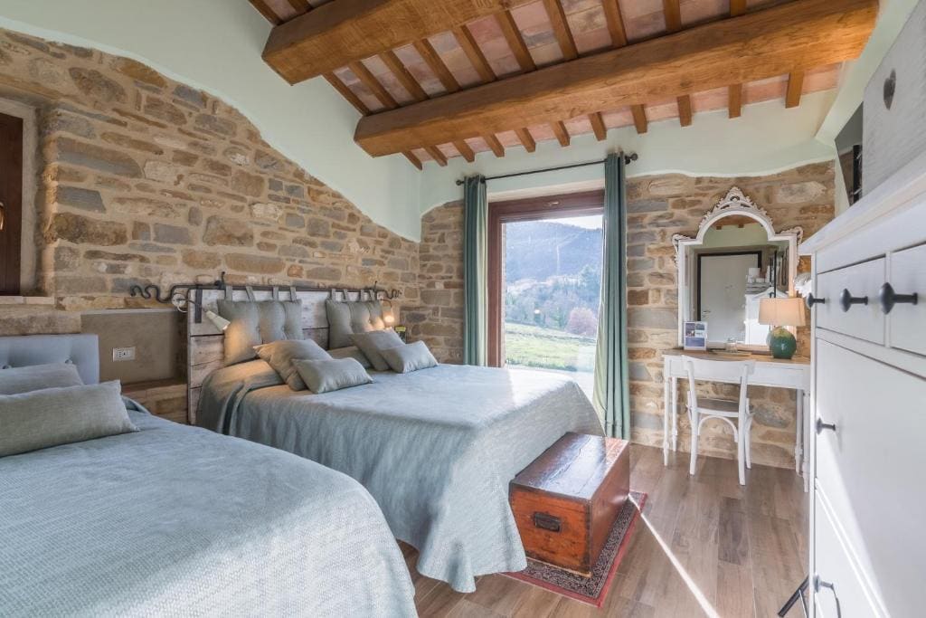 Deluxe Triple Room room - Image 2