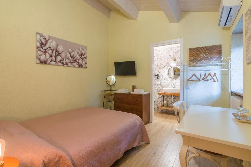 Superior Double Room room - Image 3